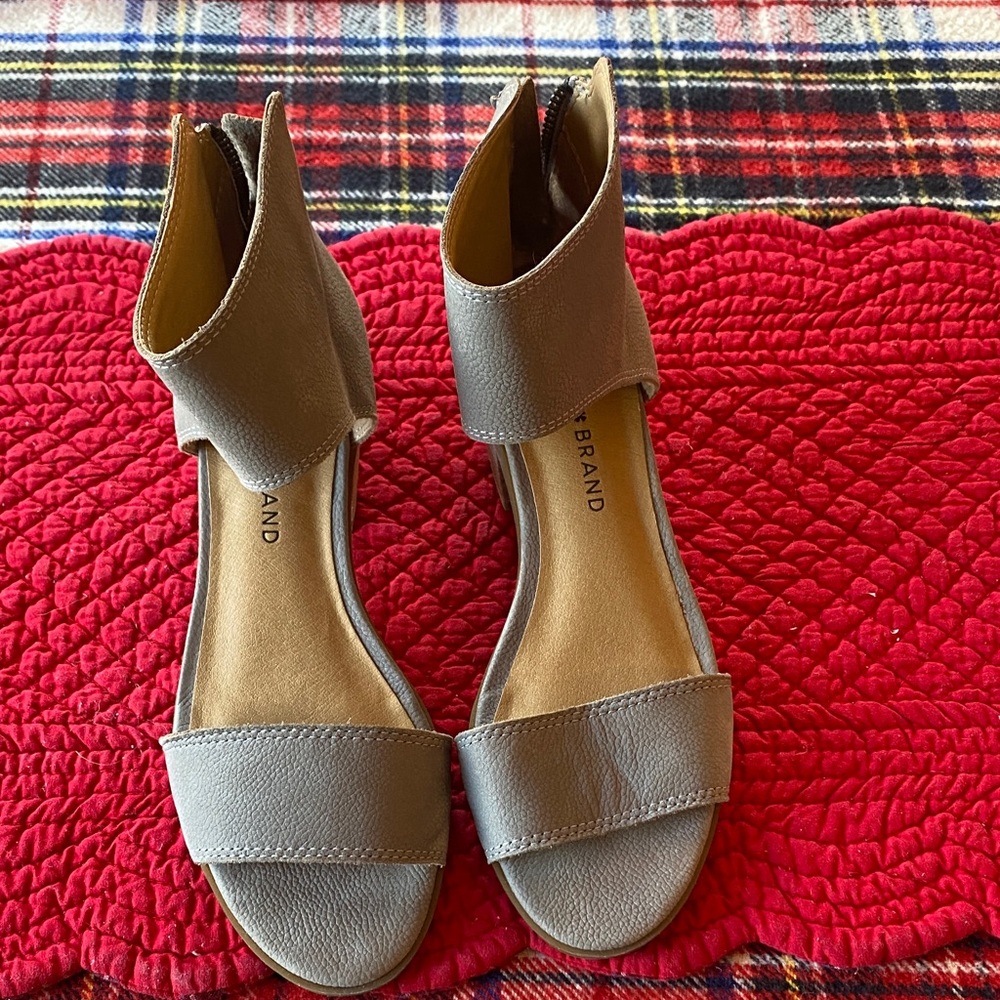 Lucky Brand Gray Women's Sandals